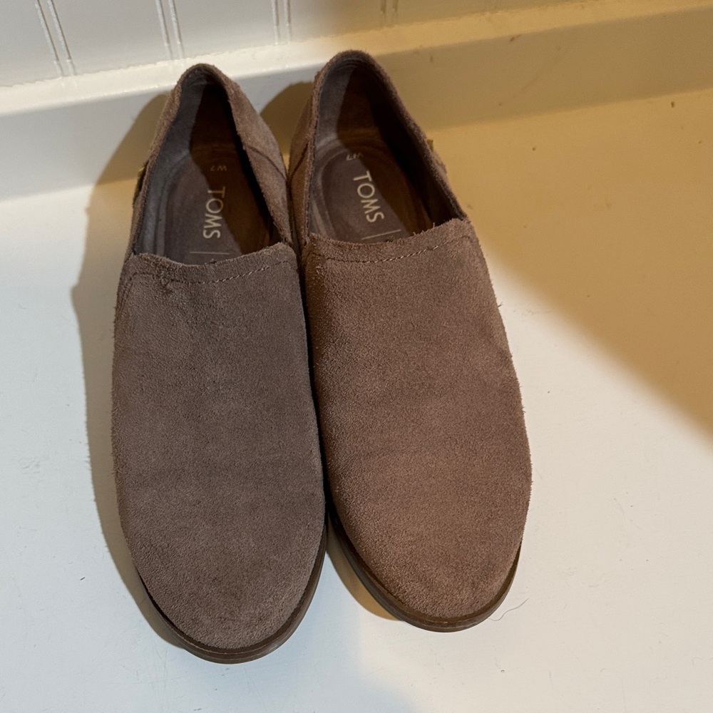 TOMS Women's Tan Suede Ankle Booties - Picture 5 of 5
